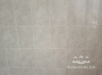 Демонтаж плитки, підготувати стіну до фарбування,