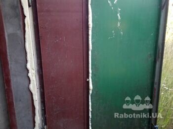 В дачном доме ремонт 15 кв.м. комната. 17кв.м. гараж санузел 3 кв.м.