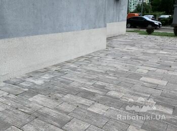 Демонтировать и уложить около 30 кв.м. тротуарной плитки