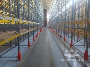 Разобрать стеллажную систему