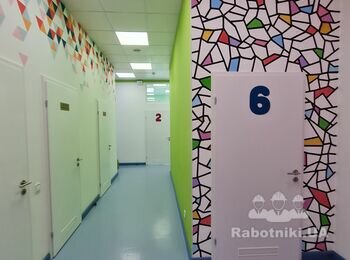 Малюнки на стінах в дитячому садку біля Троєщини