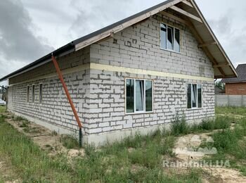 Фасад из пенопласта 200мм, площадь 255м2, 96м откосов