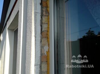 Укоси, цоколь, часткове відновлення фасаду