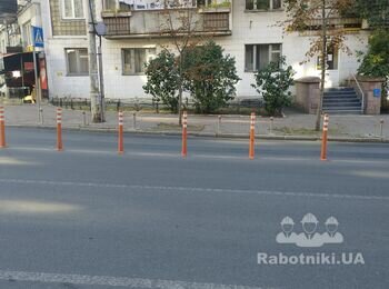 Потрібно вирізати пройоми