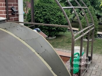Монтаж поликарбоната (монолит 4) на существующие металоконструкции.