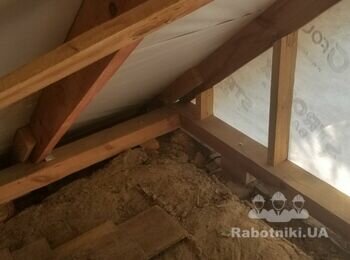 Укріплення армопоясом старого будинку. Посилення даху.