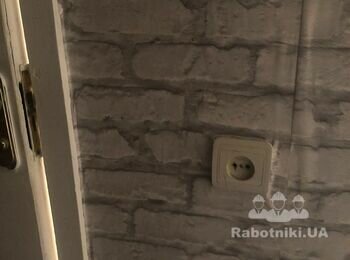 Сделать 3 розетки в гостиной