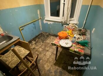 Демонтаж и залив новой стяжки в 1к. хрущевке. 27кв.м.