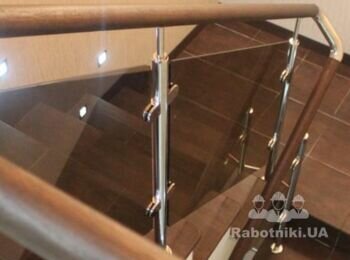 Огорожа сходів з двома поручнями-нержавійка + скло