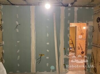 Фарбування, шпаклівка і нанесення декоративної мозайки і штукатурки