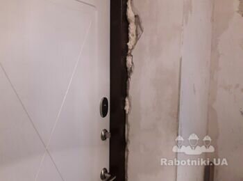 Косметический ремонт коридора, внутренние откосы входной двери
