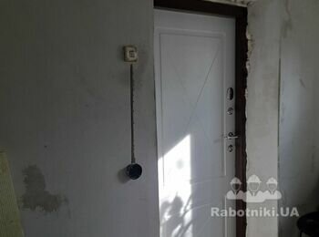Косметический ремонт коридора, внутренние откосы входной двери