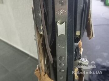Полная реставрация входной двери.