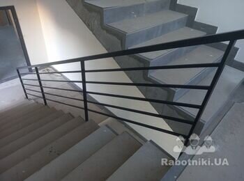 Сварочные работы перил на лестничной клетке