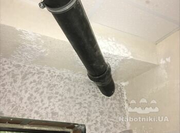Замотати трубу зливової каналізації в ущільнювач