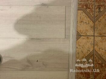Укладання ламінату. Заміна пошкоджених смуг