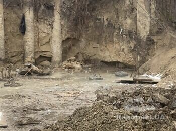 Выкопать и перевезти 30 кубов грунта.и сделать 40кв м заборки.