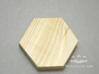 Вырезать шестигранный брус из дерева