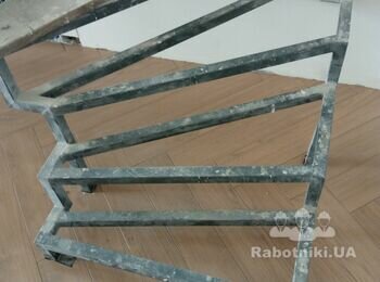Нужно изготовить лестницу в таунхаусе