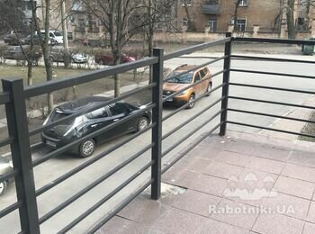 Обшити огорожу декоративною дошкою