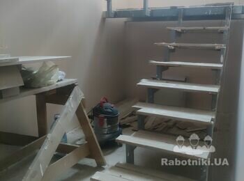 Обустройство лестницы.