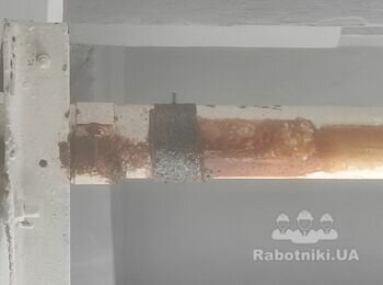 Нужно подварить трубу водоснабжения