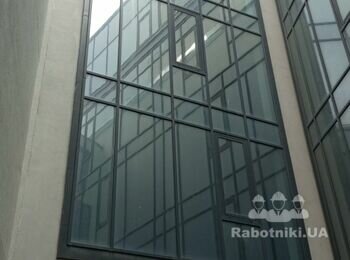 Митя вікон альпіністами.