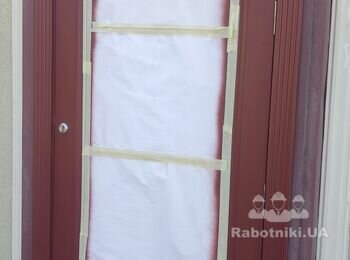 Реставрація вхідних дерев'яних дверей