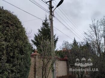 Підключити 3 ліхтарі на вуличних стовпах