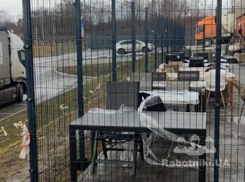 Потрібно змонтувати калітку
