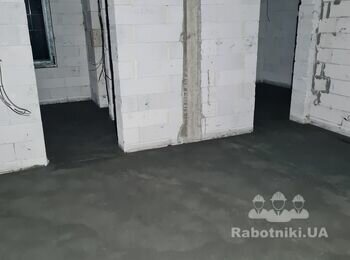Плитка на пол и на стены.