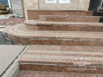 Капитальный ремонт ступеней с природного камня.