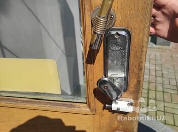 Восстановительный ремонт входных дверей
