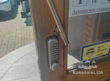 Восстановительный ремонт входных дверей