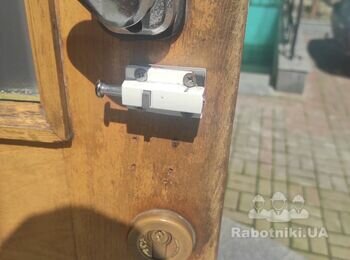 Восстановительный ремонт входных дверей