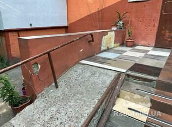 Облаштування вхідної групи багатоквартирного будинку