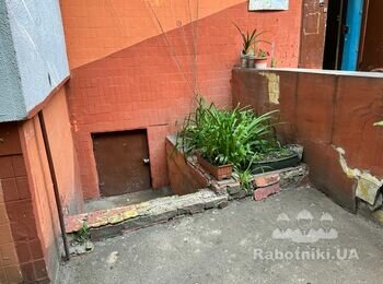 Облаштування вхідної групи багатоквартирного будинку
