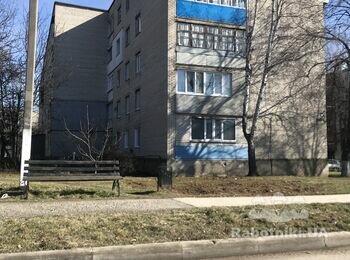 Фасад пять поверхів