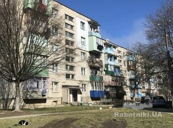 Фасад пять поверхів
