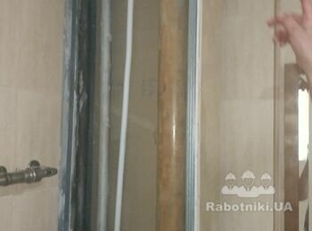 Зашити трубу та обложити плиткою