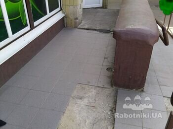Укладання плитки на ступені