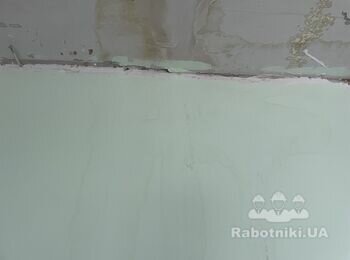 Пофарбувати стіни на кухні після затоплення.