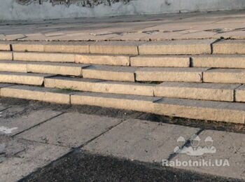Влаштування парапету бруківкою