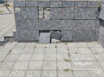 Ремонт вхідних ступенів та фасаду