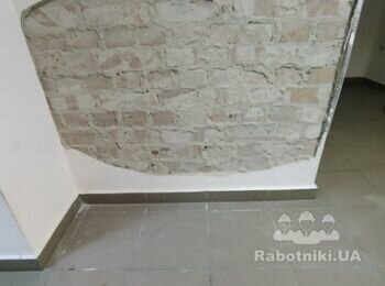 Потрібен маляр. На косметичний ремонт двох під'їздів.