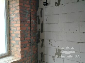 Машинная штукатурка стен и потолка квартиры
