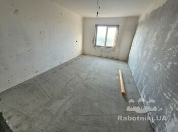 Демонтаж чистової штукатурки у панельному будинку