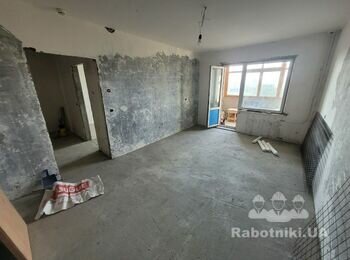 Демонтаж чистової штукатурки у панельному будинку