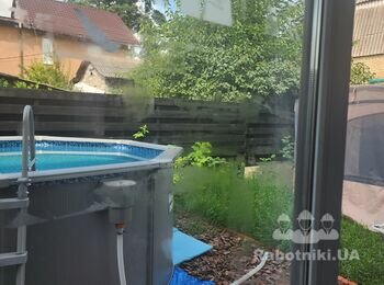 Нужно отмыть 9 окон от скотча