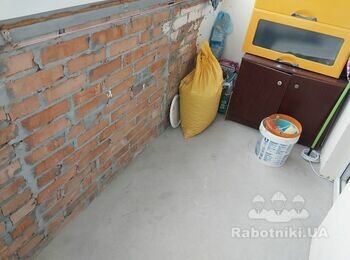 Укладання плитки на балконі (підлога та стіна 10 кв. м)